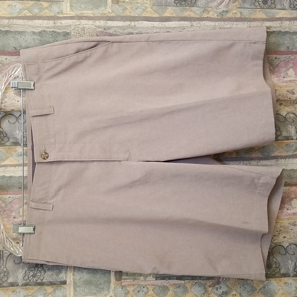Moisture wicking golf shorts